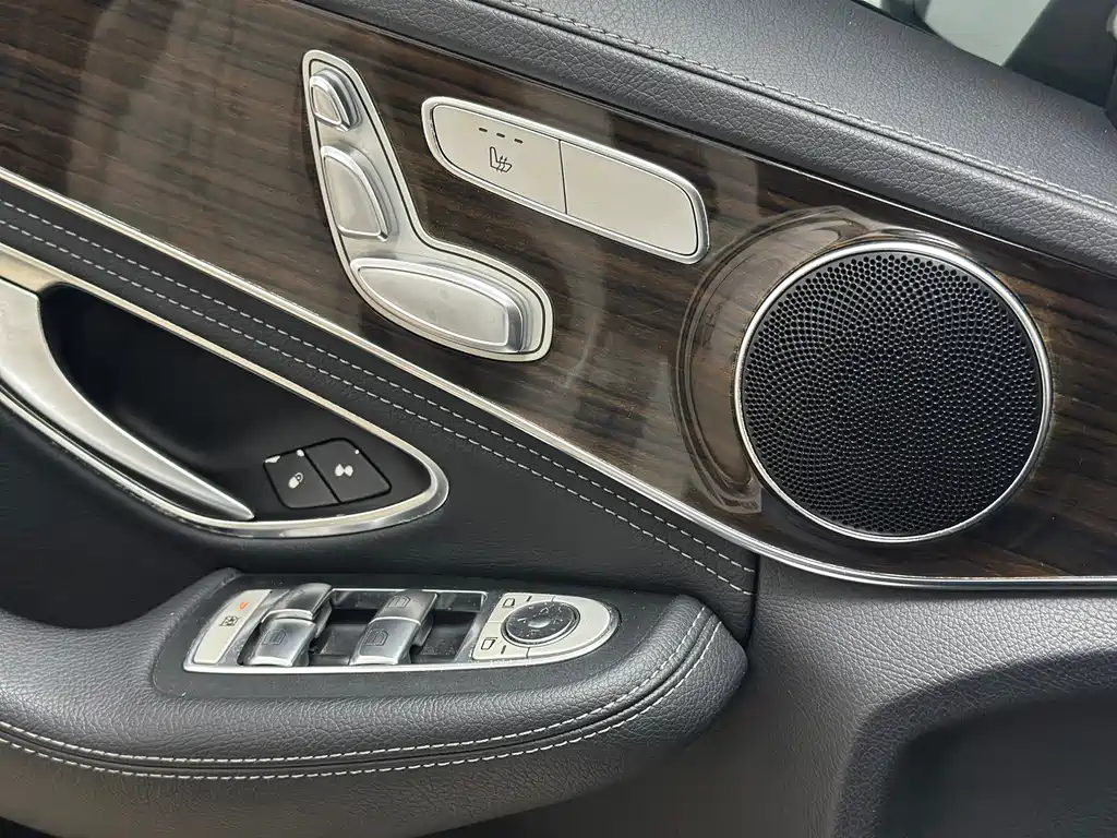 Mercedes-Benz C-Class — миниатюра 9
