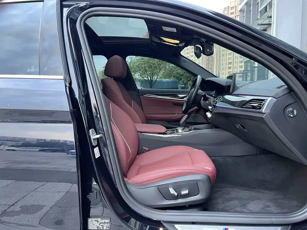 BMW 5 Series — миниатюра 22