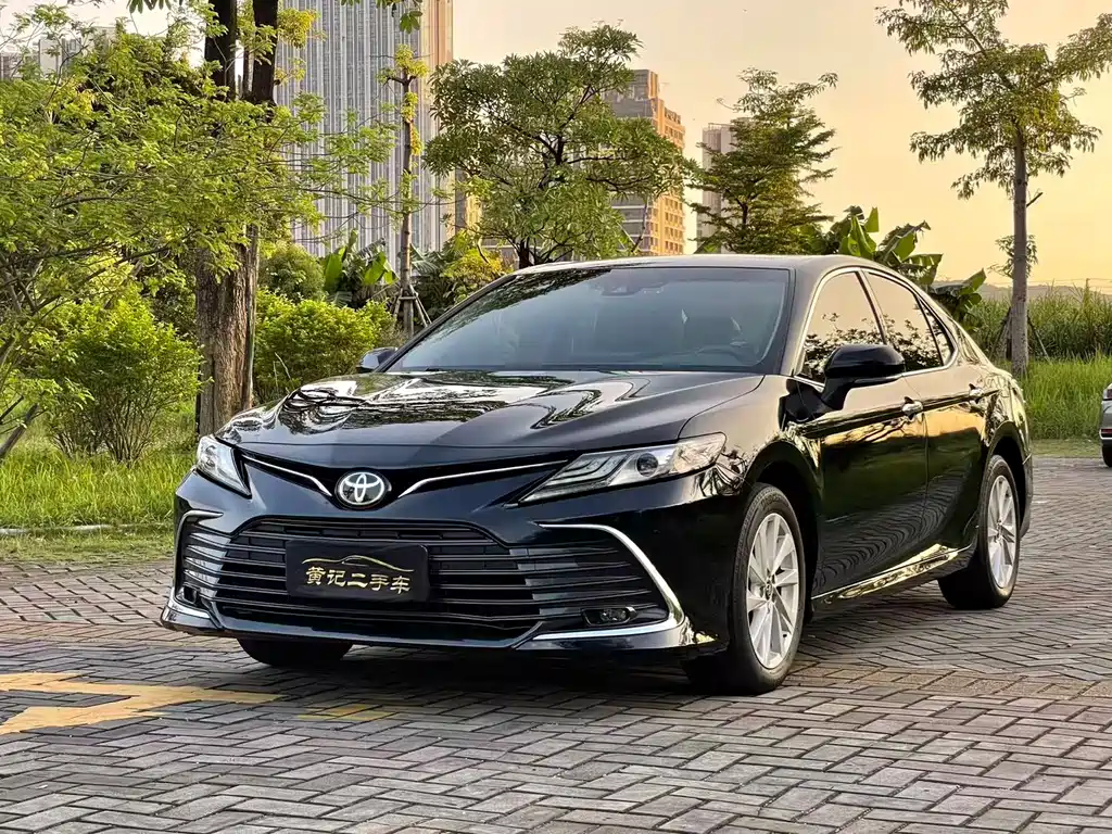 TOYOTA CAMRY