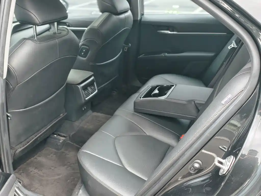Toyota Camry — миниатюра 20
