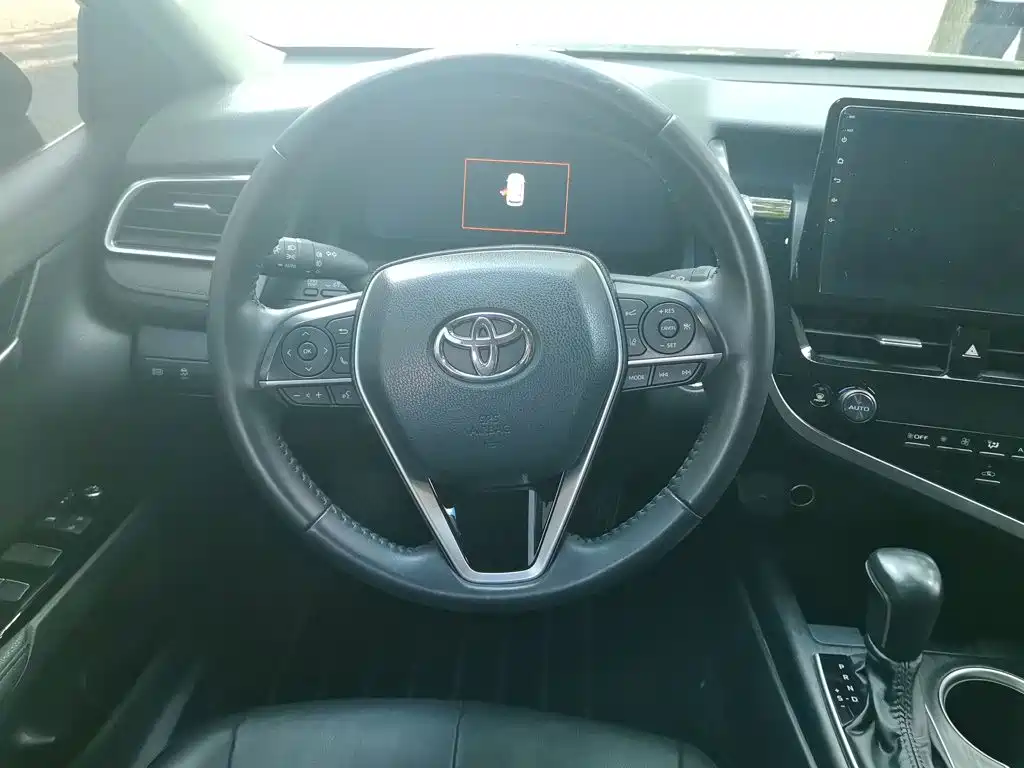Toyota Camry — миниатюра 6