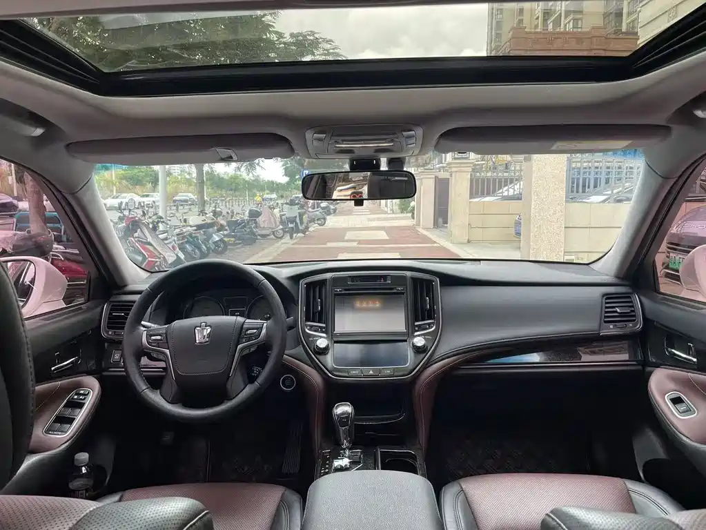 Toyota Crown 2018 2.0T Sport