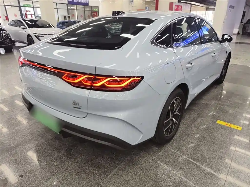 BYD Qin L L 2025 DM-i Smart Drive 120KM