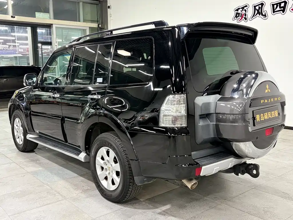 Mitsubishi Pajero (Import) — миниатюра 3