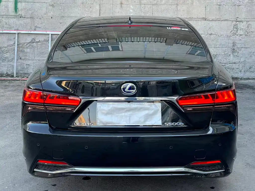 Lexus LS 2023 500h