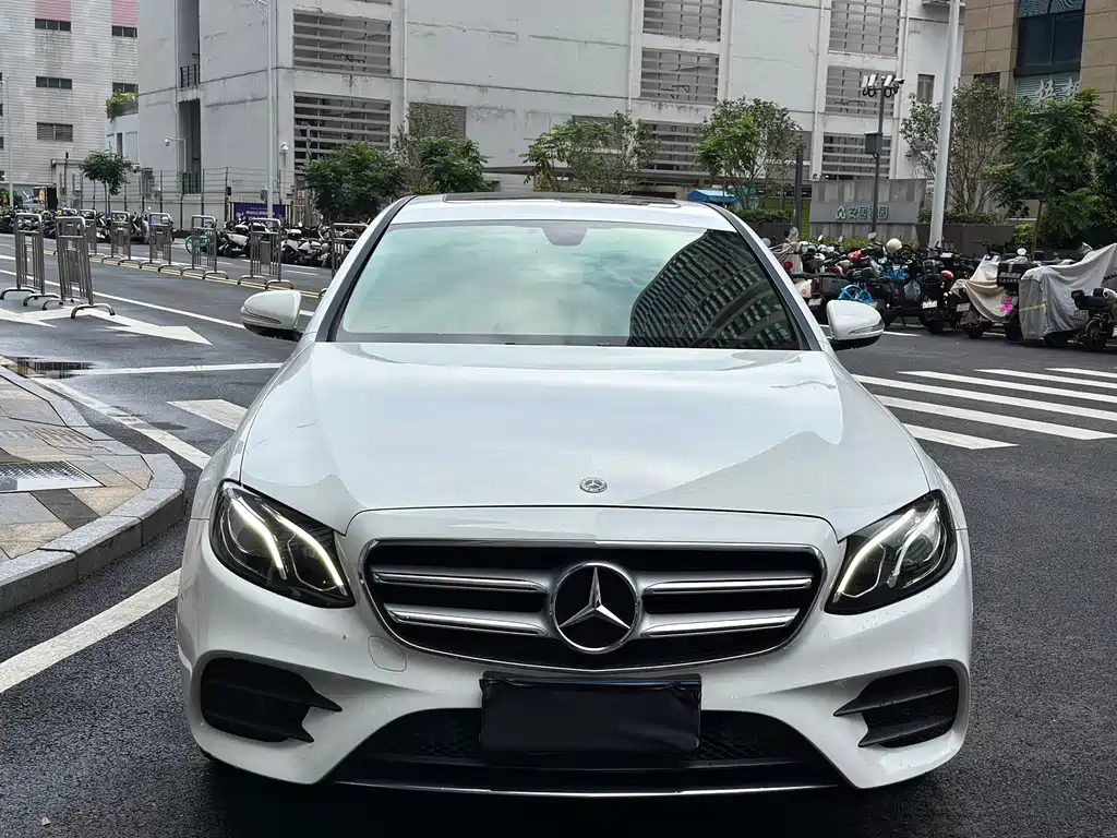 Mercedes-Benz E-Class — миниатюра 2