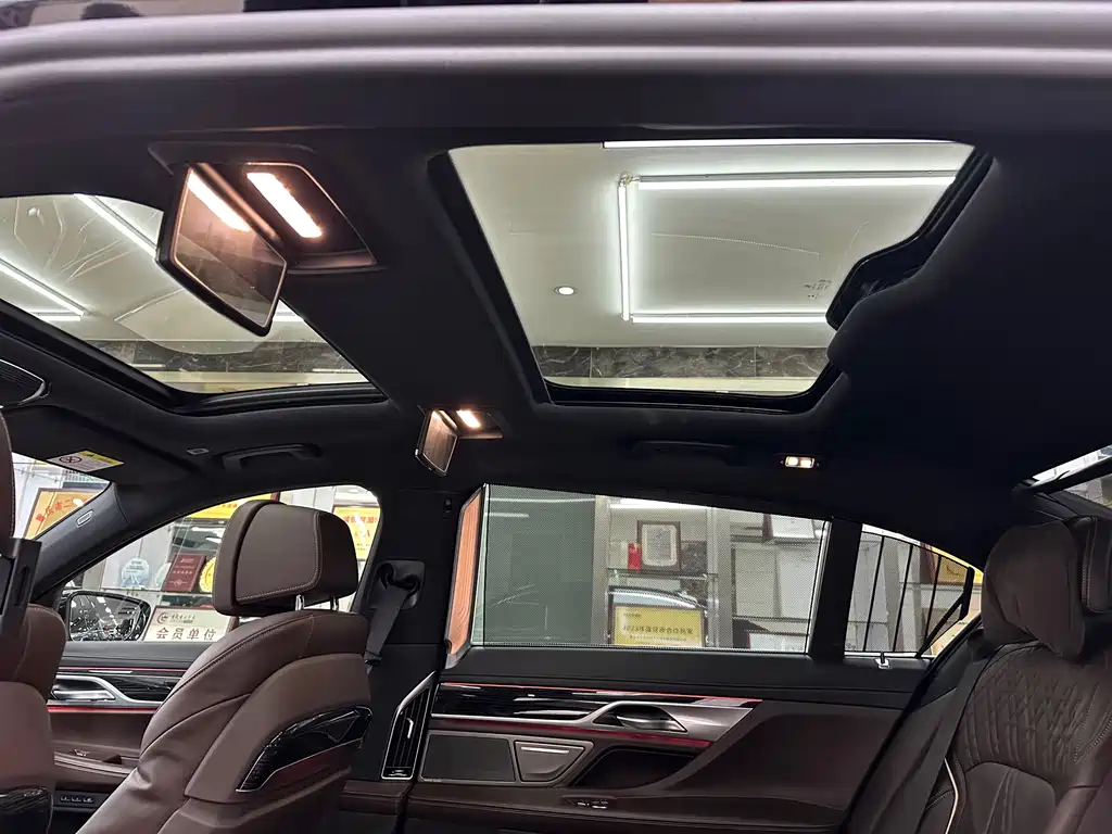 BMW 7 Series 7 2021 730Li M Sport