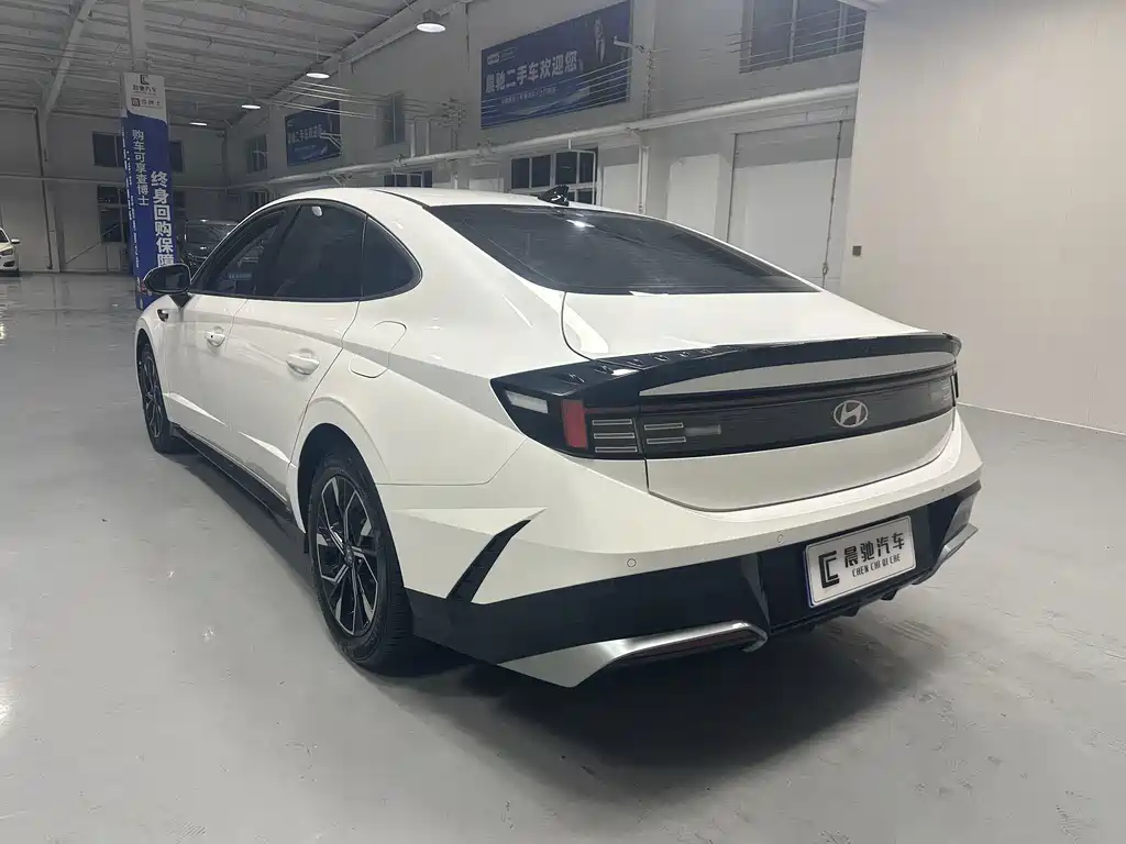 Hyundai Sonata — миниатюра 6