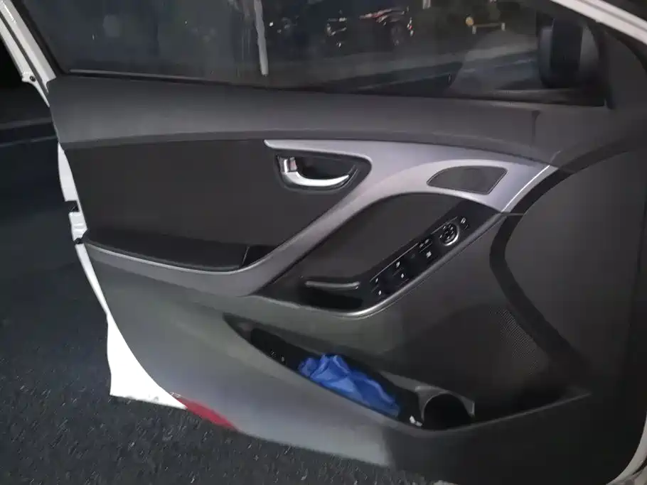 Hyundai Elantra Langdong — миниатюра 7