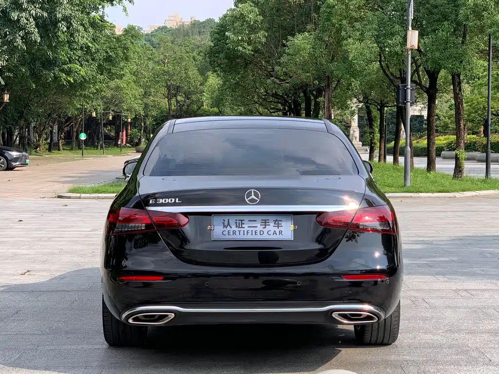 Mercedes-Benz E-Class — миниатюра 17