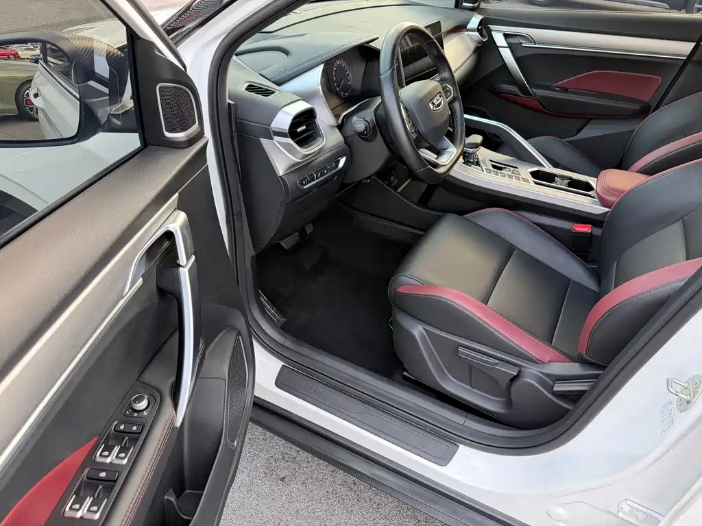 Geely Binyue — миниатюра 14