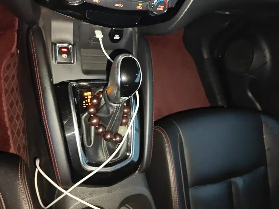 Nissan Qashqai — миниатюра 16