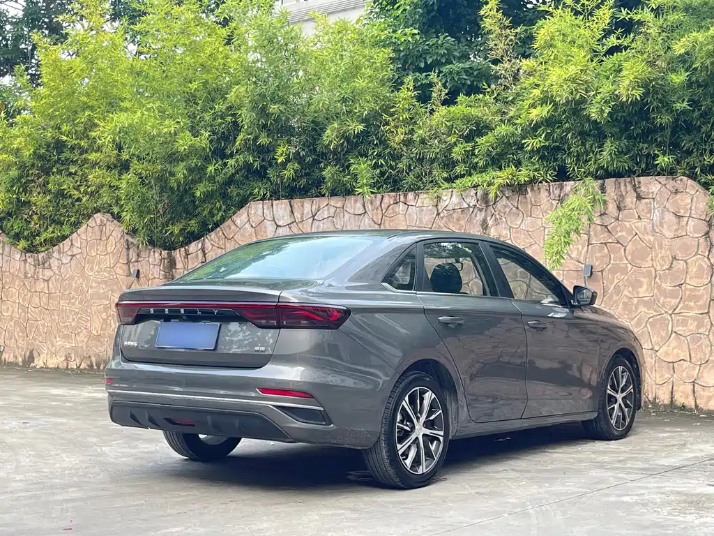 Geely Emgrand — миниатюра 4