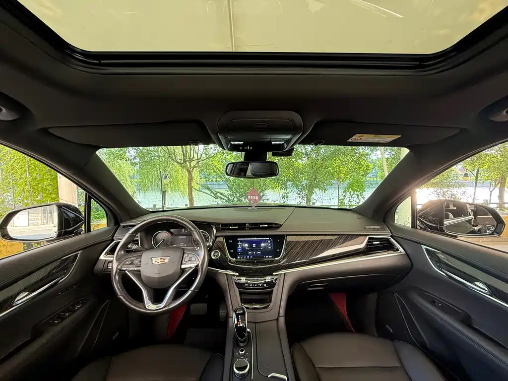 Cadillac XT6 — миниатюра 14