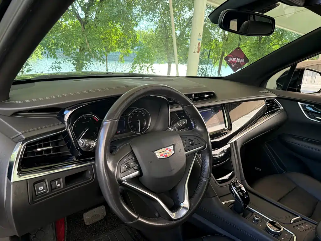 Cadillac XT6 — миниатюра 17