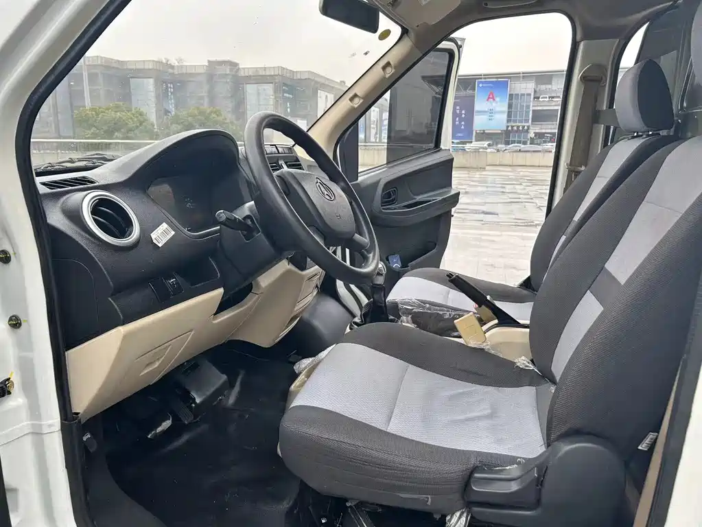 CHANGAN CHANGAN RUIXING EM80