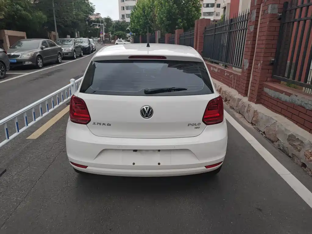Volkswagen Polo 2016 1.6L AT Comfort