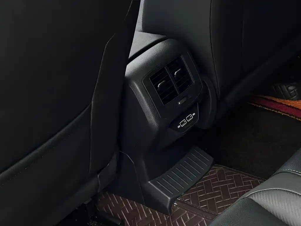 VOLKSWAGEN T ROC EXPLORING SONGS