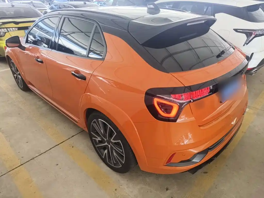 Lynk & Co 02 Hatchback — миниатюра 5