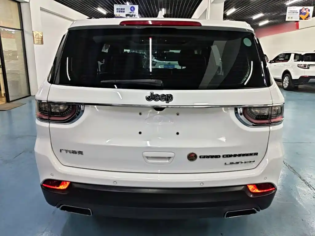 Jeep Grand Commander — миниатюра 6