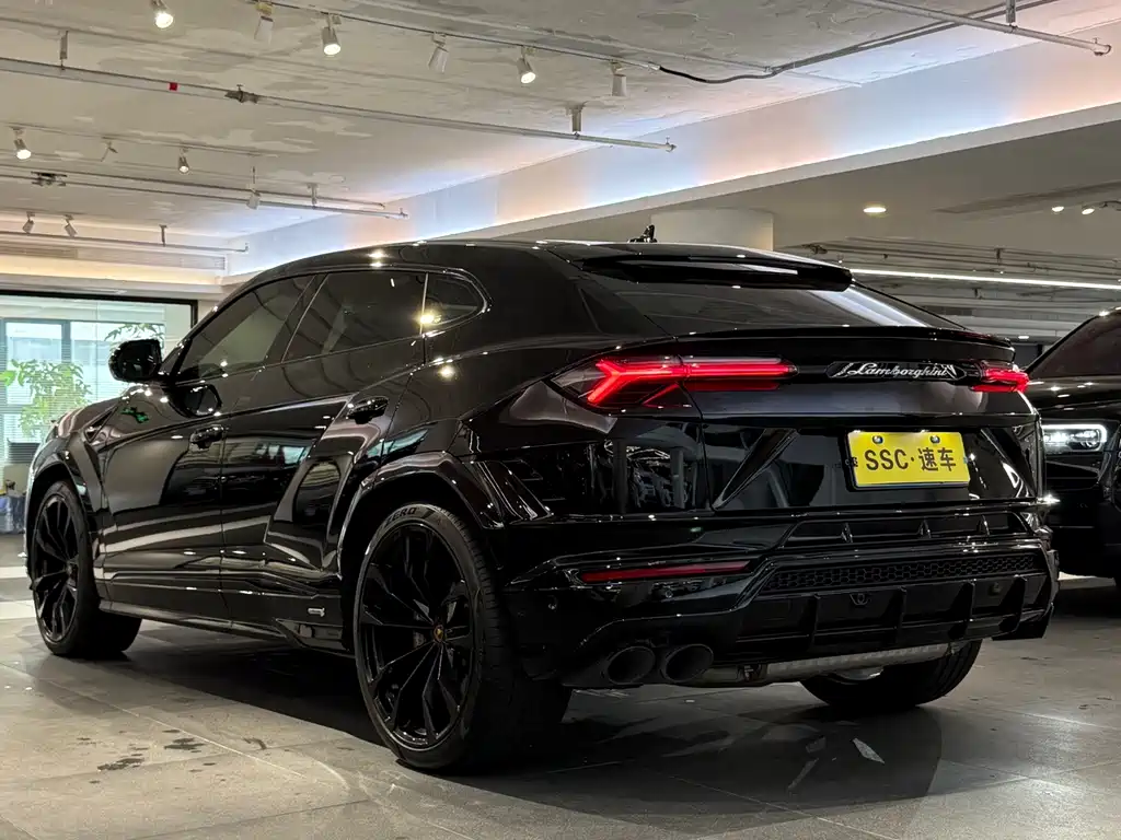 Lamborghini Urus — миниатюра 4