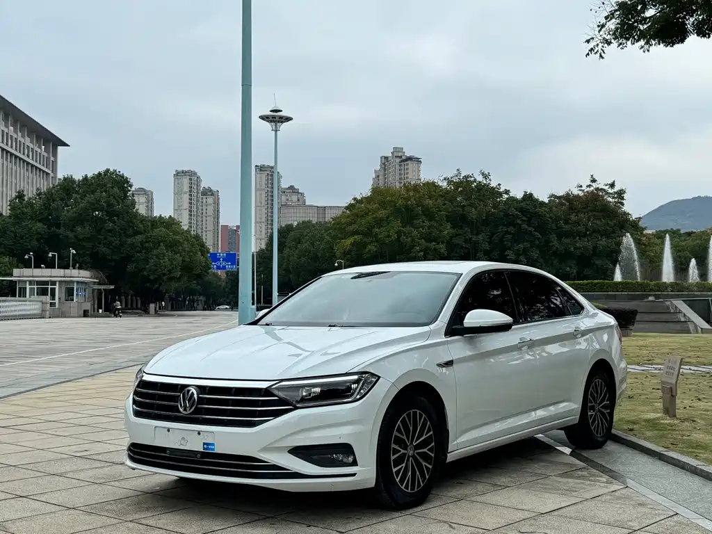 Volkswagen Sagitar 2020