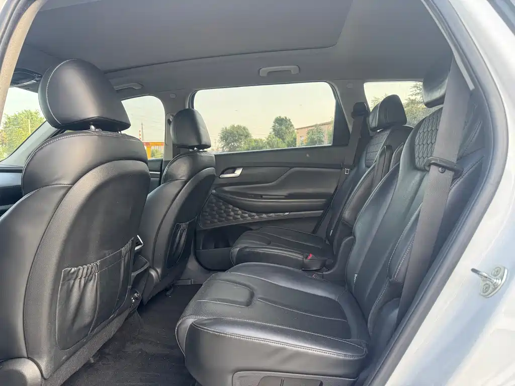 Hyundai Santa Fe — миниатюра 4