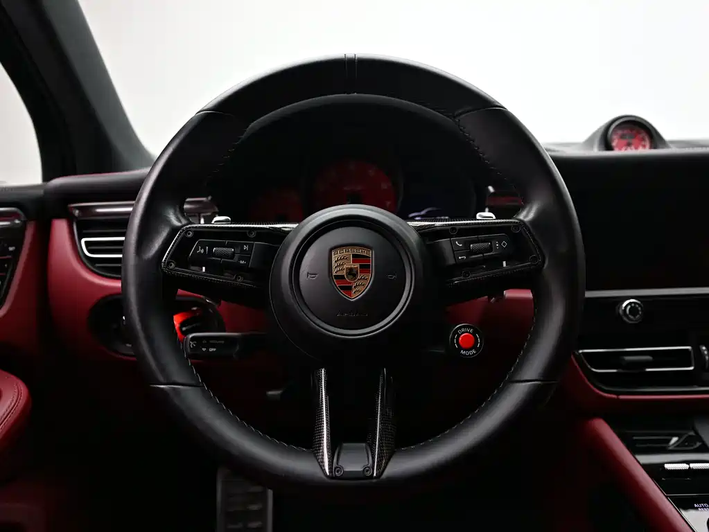 Porsche Macan — миниатюра 10