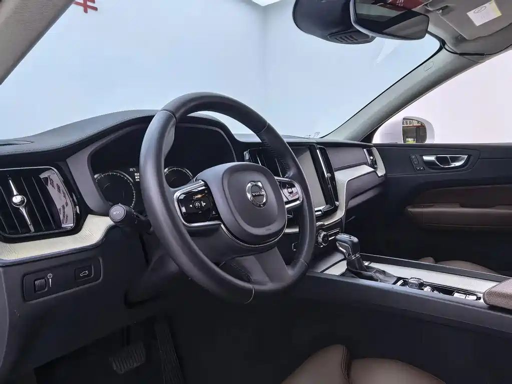 Volvo XC60 — миниатюра 16