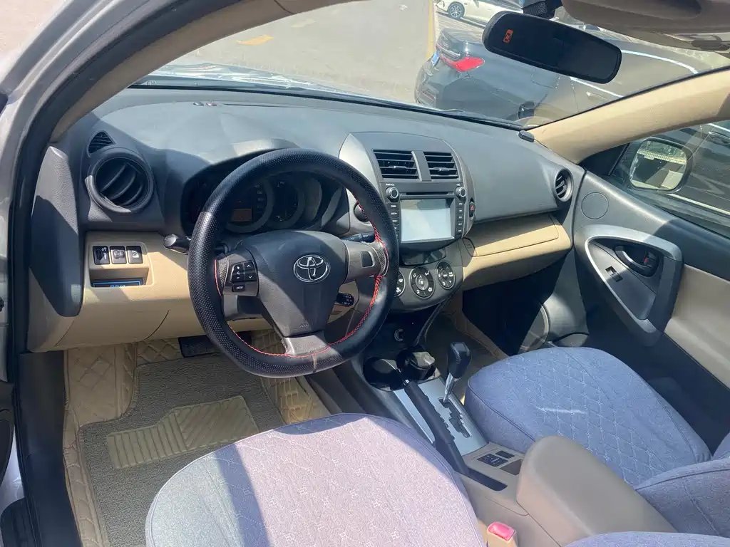 Toyota RAV4 2013 2.0L AT