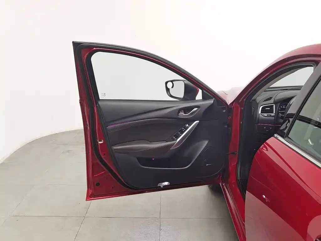 Mazda Atenza — миниатюра 8