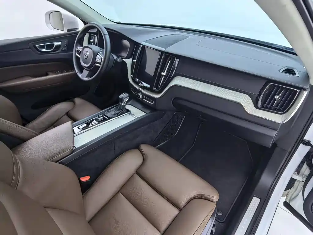 Volvo XC60 — миниатюра 7