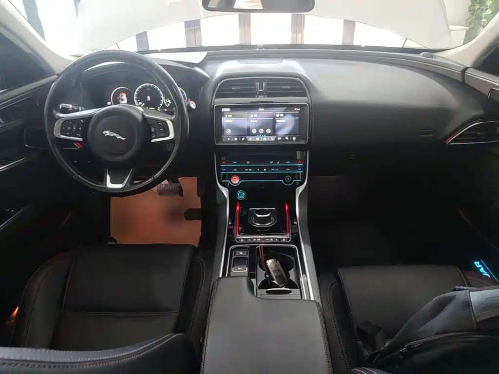 Jaguar XEL — миниатюра 10