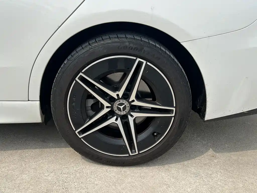 Mercedes-Benz C-Class — миниатюра 15