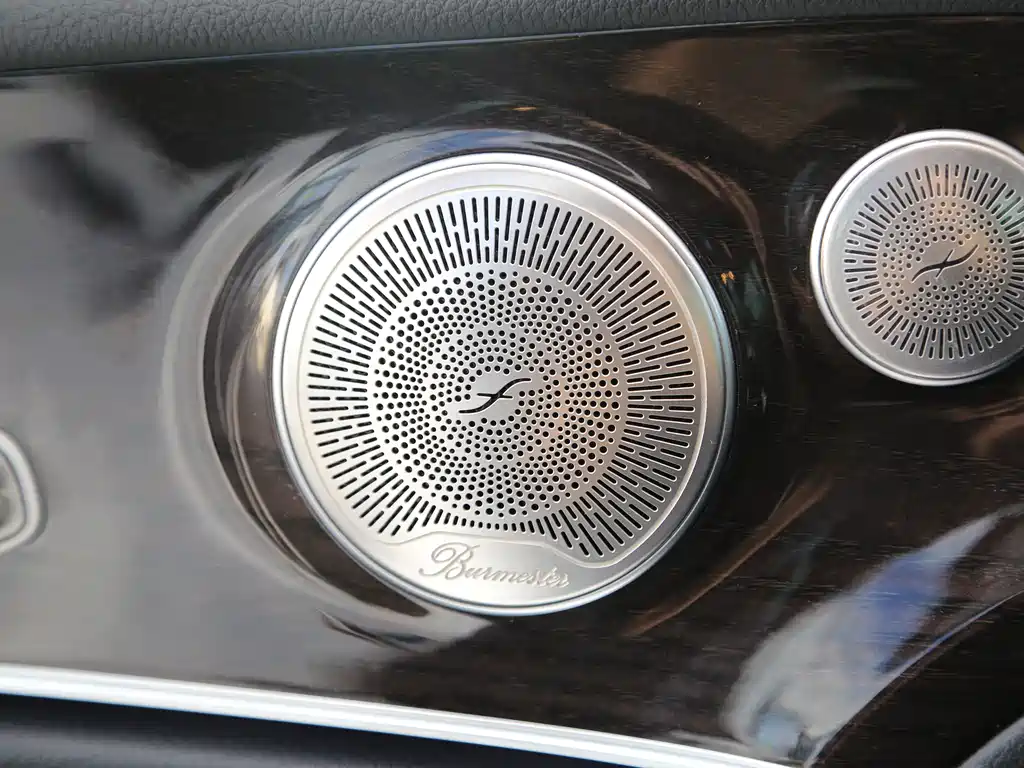 Mercedes-Benz E-Class (Import) — миниатюра 13