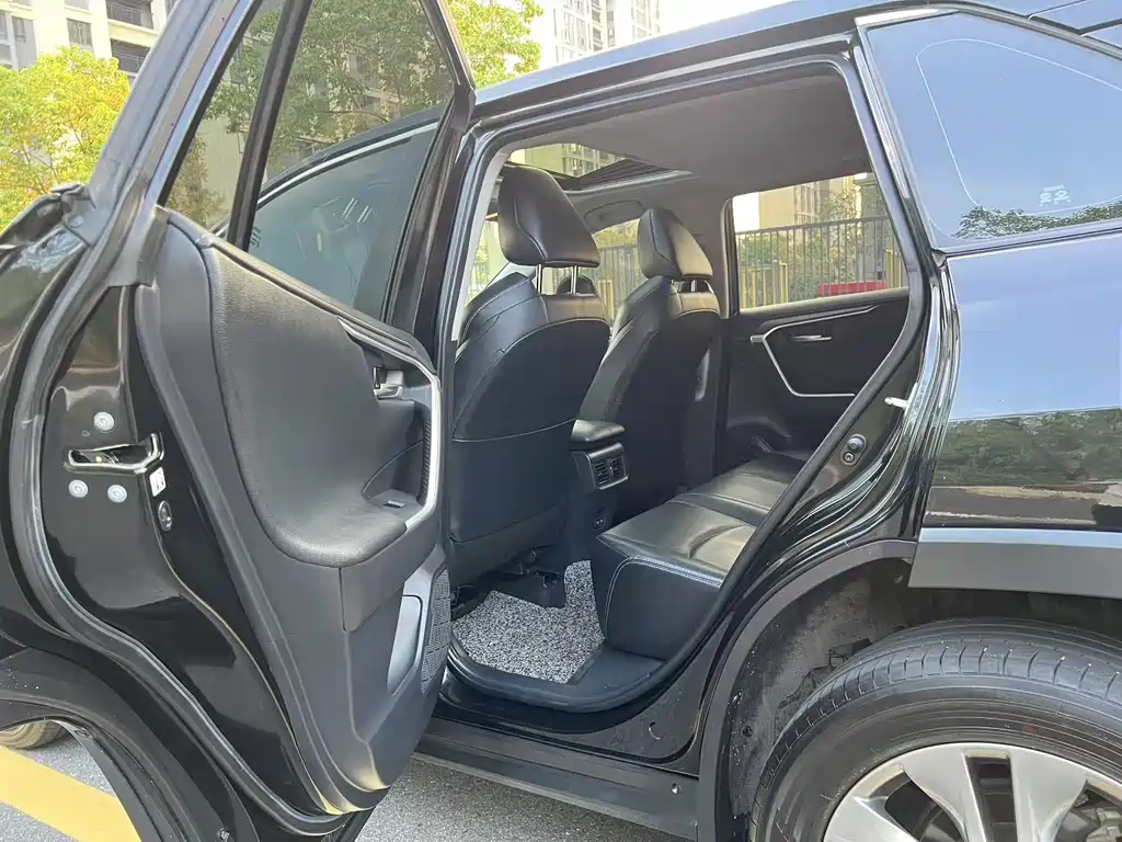 Toyota Wildlander — миниатюра 7