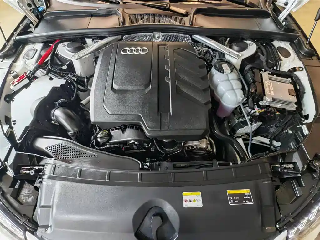 Audi A4L 2025 200 Enjoy 40 TFSI Luxury B&O