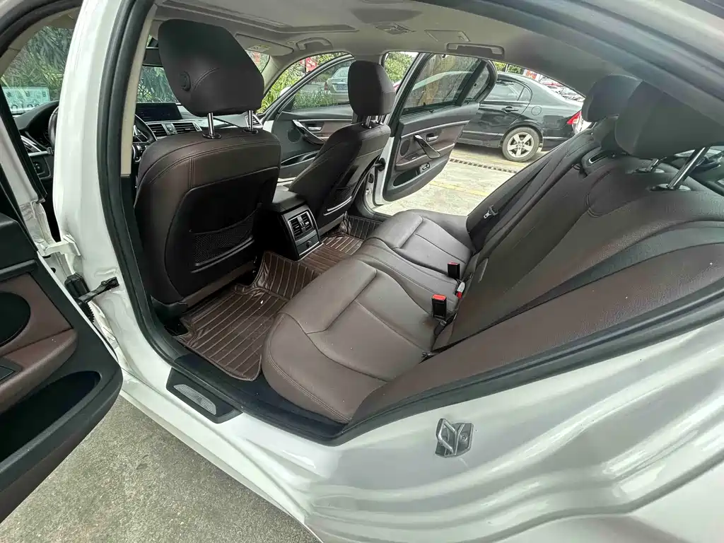 BMW 3 Series — миниатюра 13