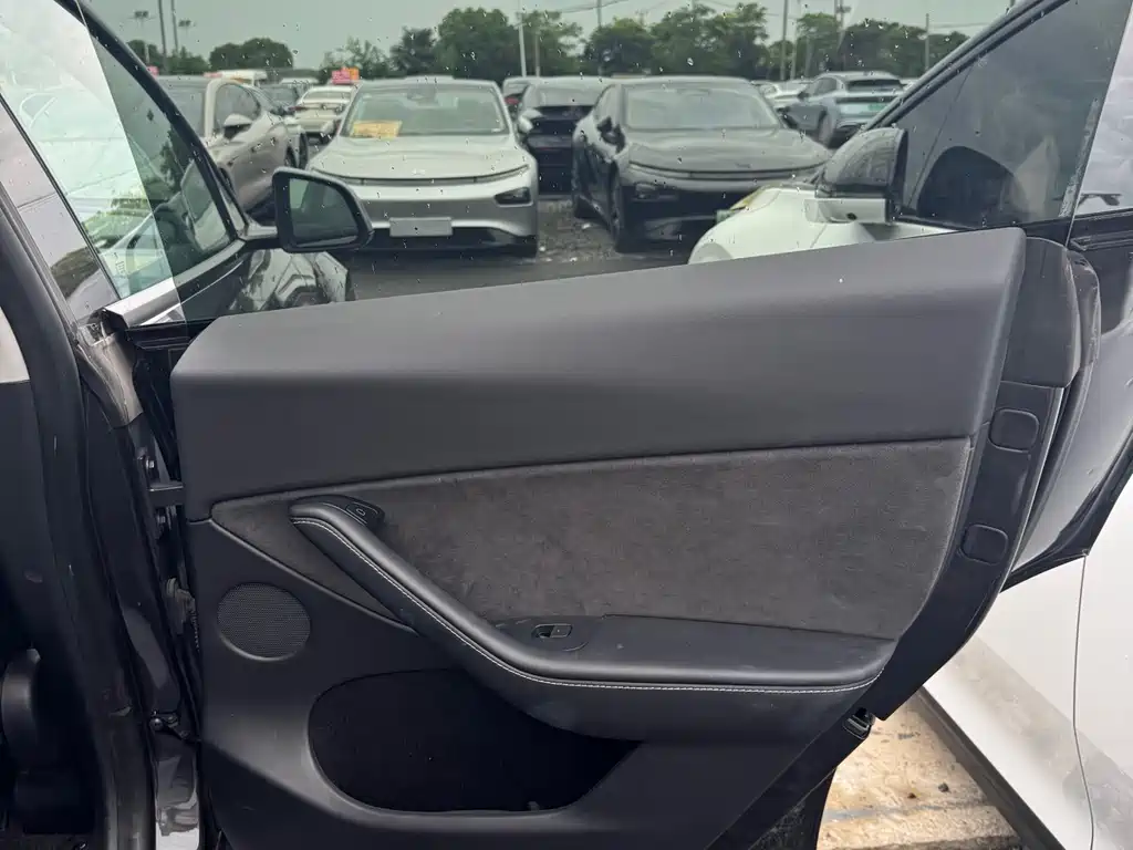 Tesla Model Y — фотографии объявления, Фото 11