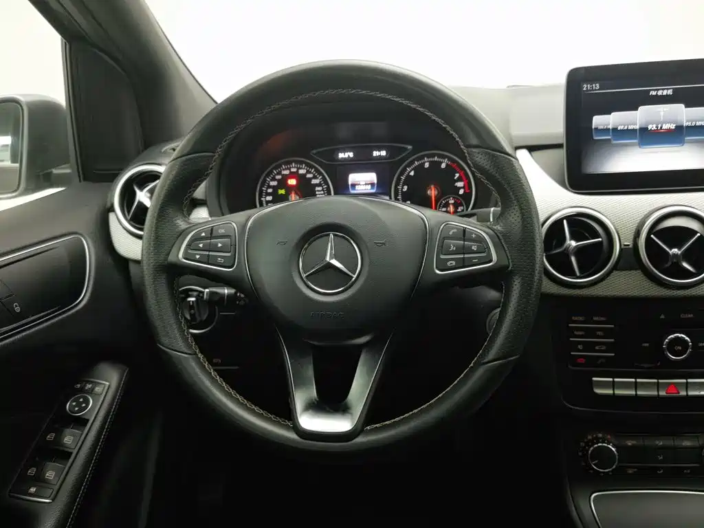 Mercedes-Benz B-Class — миниатюра 11
