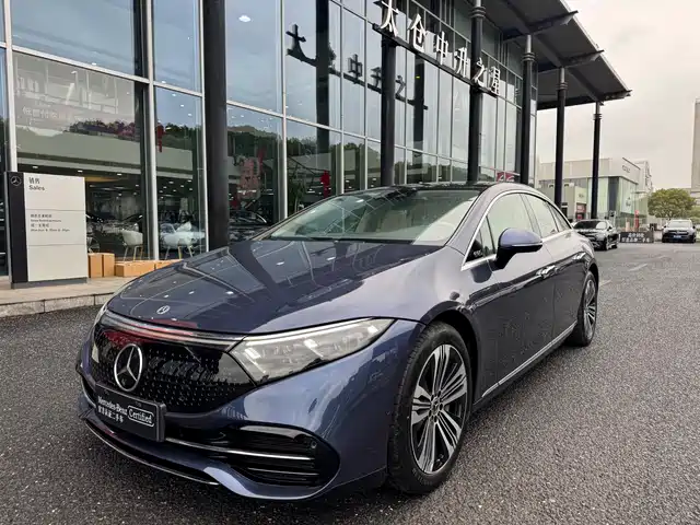 MERCEDES-BENZ EQS 2023