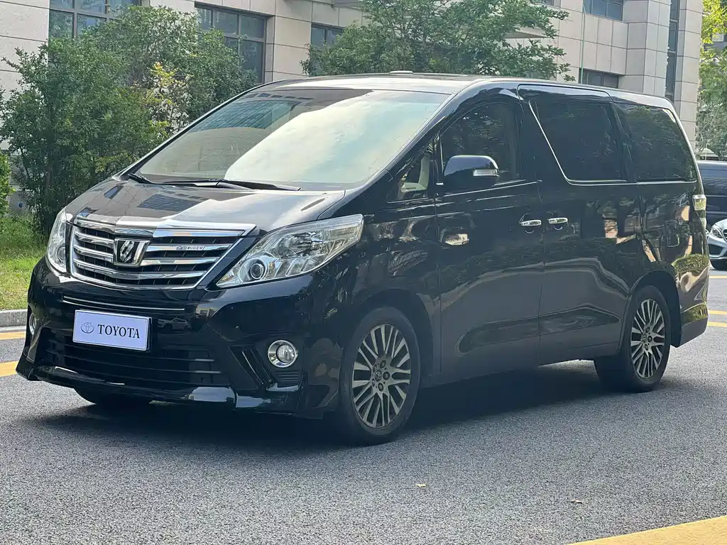 Toyota Alphard — миниатюра 2