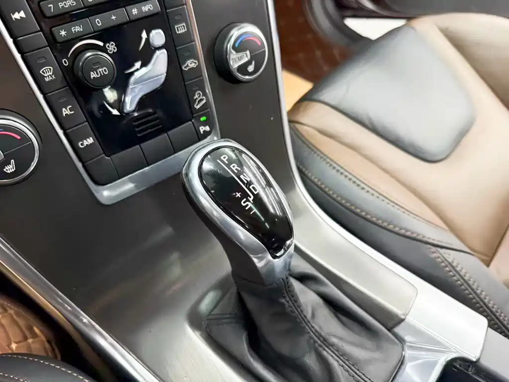 Volvo XC60 (Import) — миниатюра 11