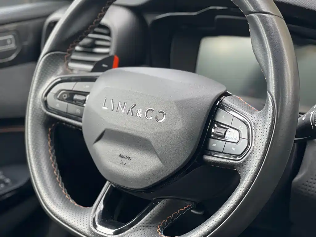 LYNK & CO. 02 HATCHBACK