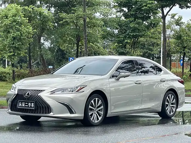 LEXUS  ES 2021