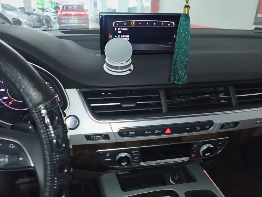 Audi Q7 — миниатюра 13