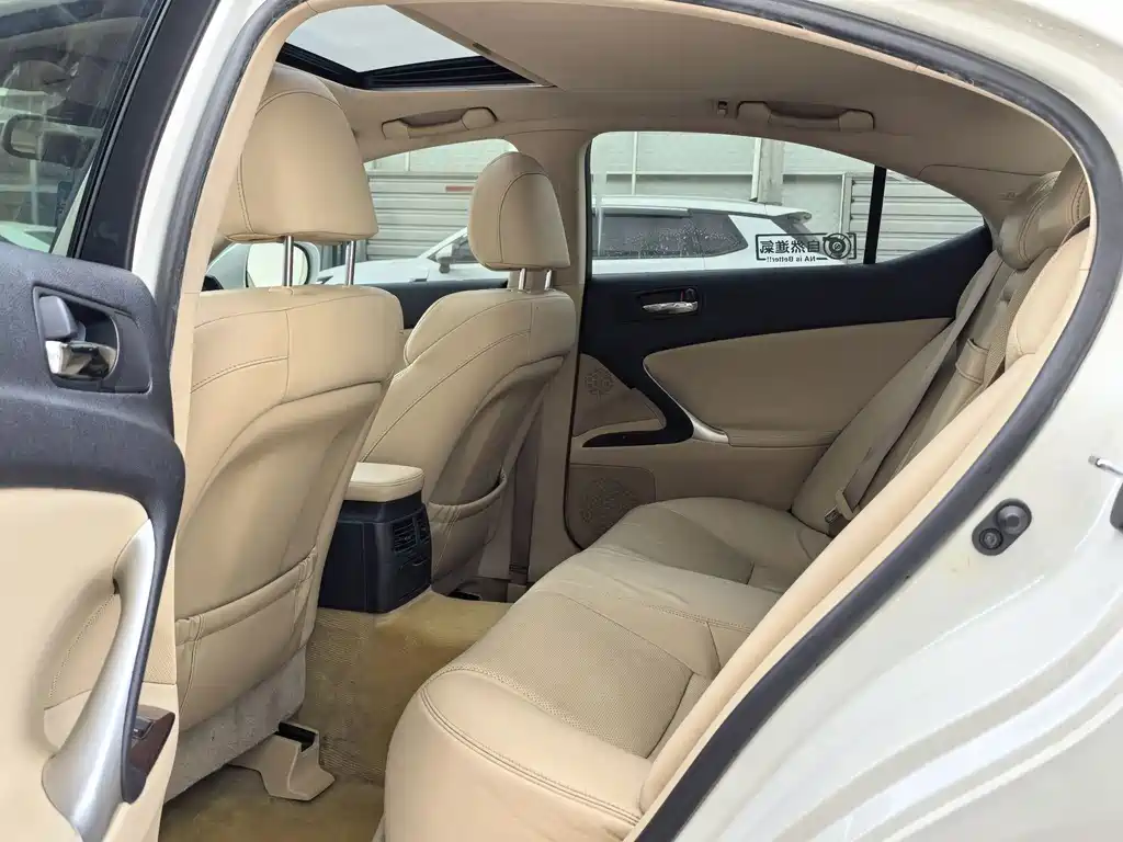 Lexus IS — миниатюра 8