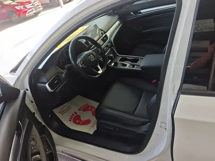 Honda Accord — миниатюра 9
