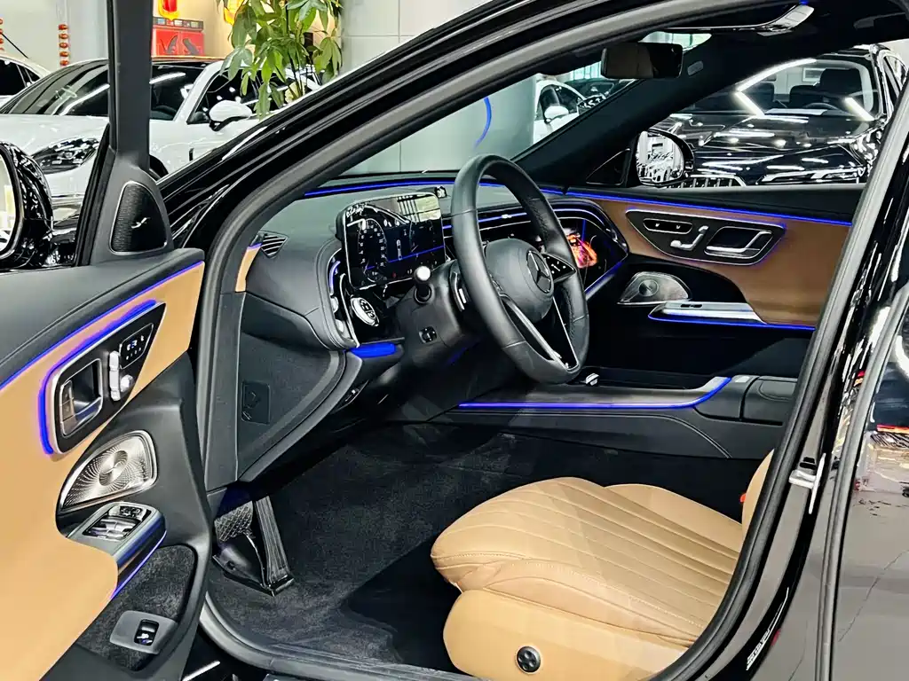 Mercedes-Benz E-Class — миниатюра 4