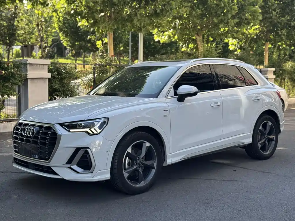 Купить Audi Q3